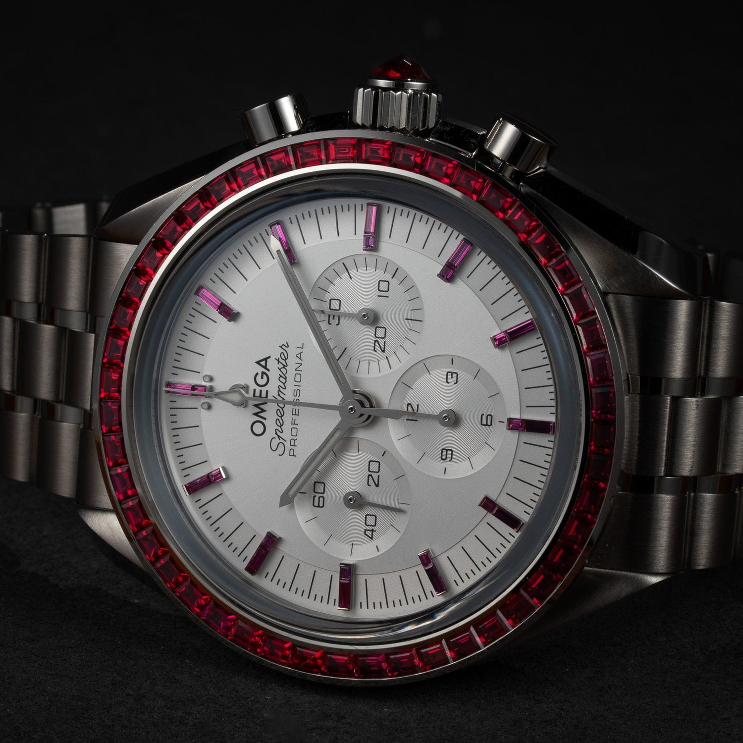 Speedmaster Ref. 310.55.42.50.52.001 Ruby Bezel and Indices